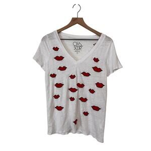 Chaser V Neck White Linen Blend Tee Red Embroidered Lips Size Small